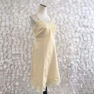 Vintage 60’s Womens Small 34 Full Slip Dress Yellow Nylon Lace Gossard